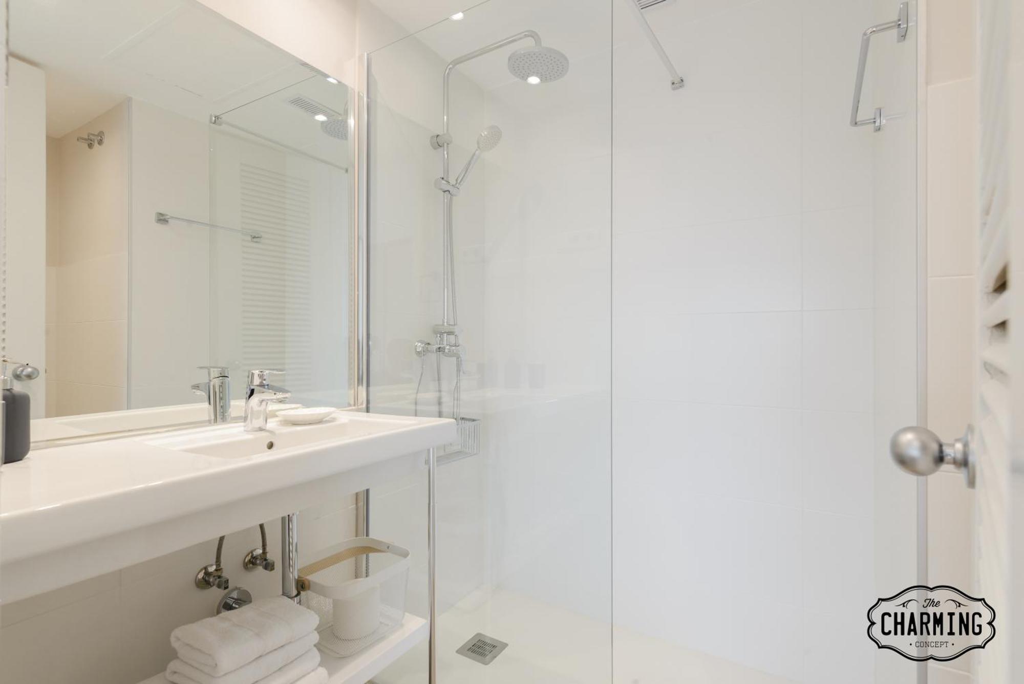Charming Eurobuilding 2 Terrace Exclusive - Plaza De Parking Apartment Мадрид Екстериор снимка